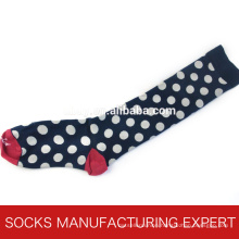 100% Cotton of Woman Tube Sock (UBW-011)